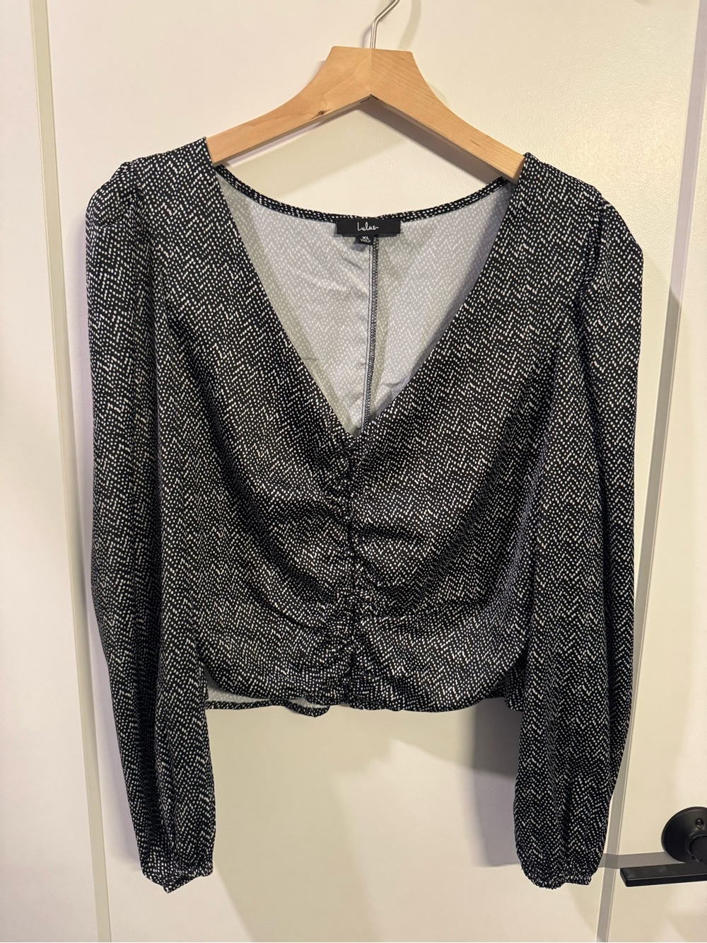Lulu's Black & White V-Neck button Ruched Front Blouse